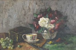 Neppel, Karl (1883 - 1935) "Stillleben", mit Blumenstrauß in runder Glasvase, Porzellantasse,