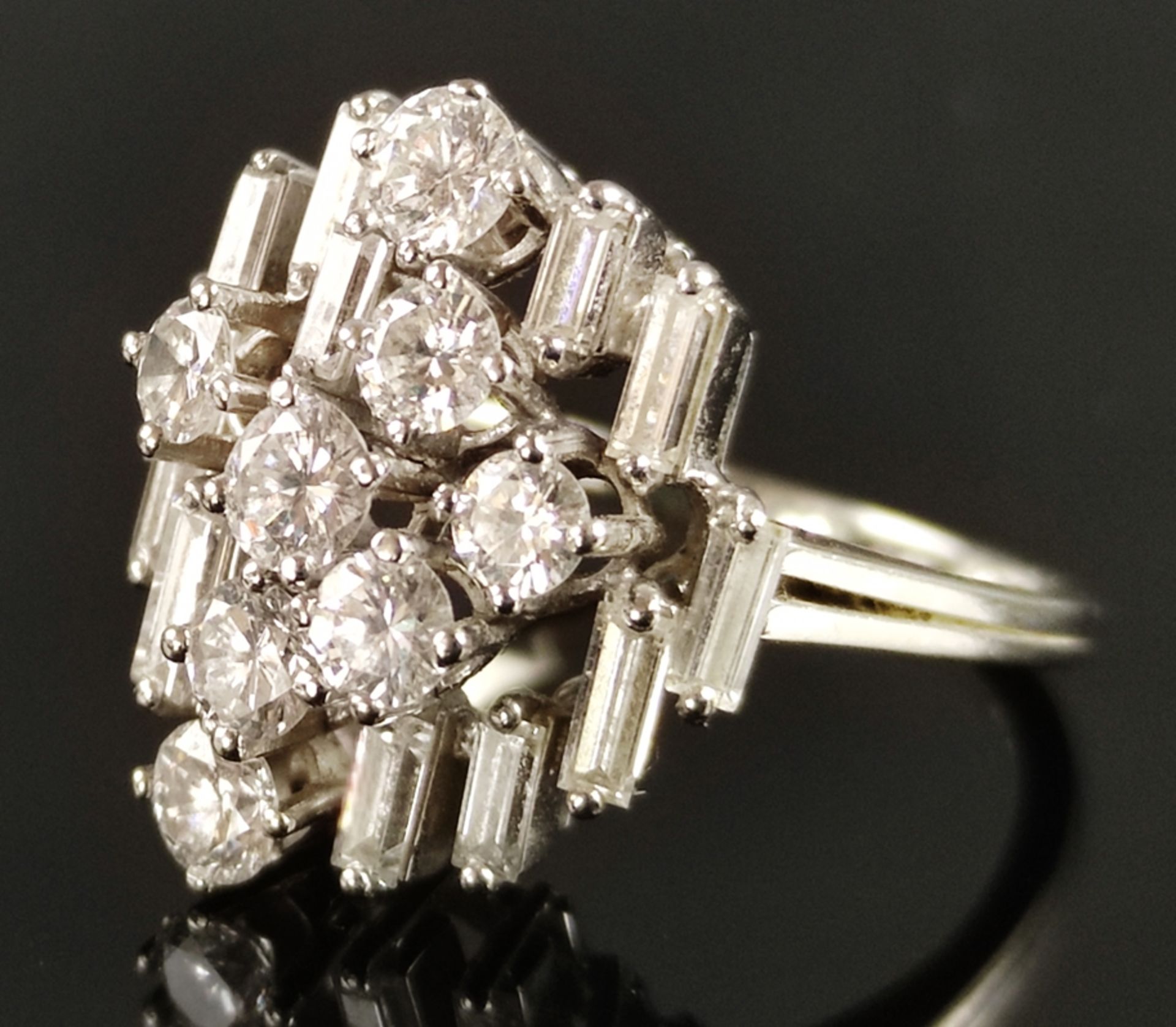 Exclusive diamond ring, with 20 brilliant-cut diamonds, 8 brilliant-cut fine, together 1,03ct, and  - Image 2 of 4