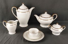 Tee/Kaffeeservice für 6 Personen, bestehend aus Teekanne, H 17cm, Kaffeekanne, H 26cm, Milchkännche
