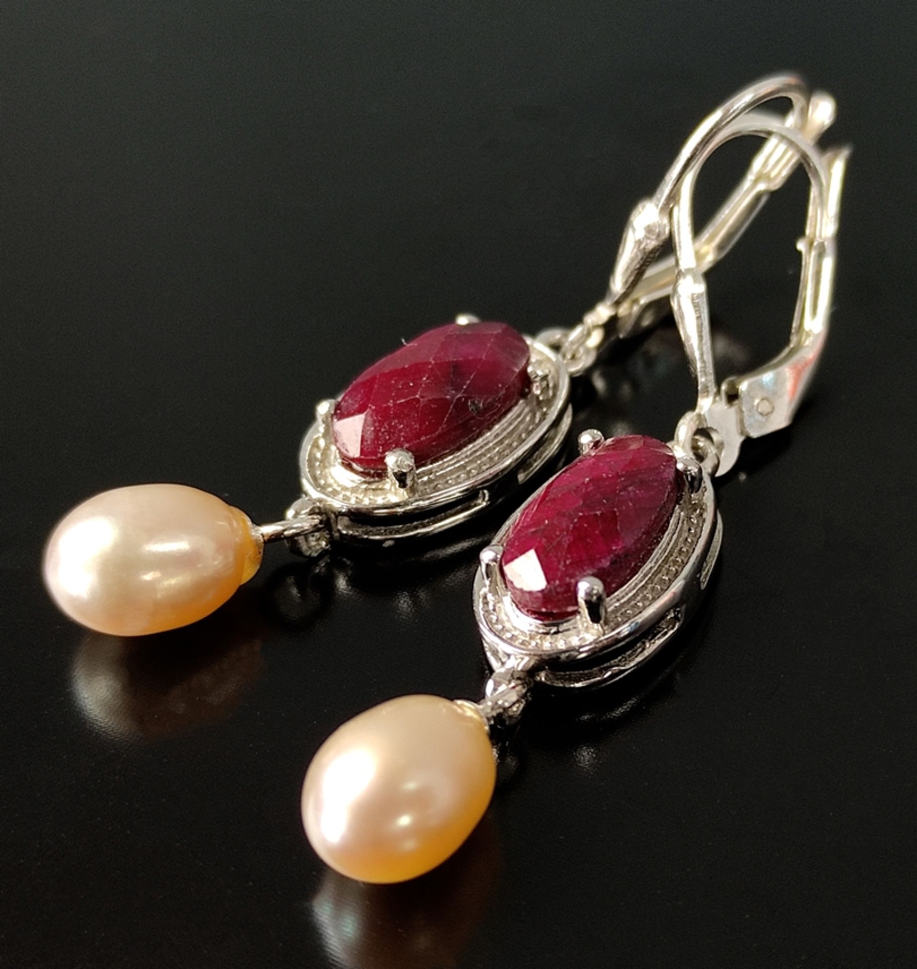 Rubin-Perl-Ohrringe, Silber 925, Klappohrbügel mit oval facettierten, natürlichen Rubinen 4 Karat,  - Bild 2 aus 3