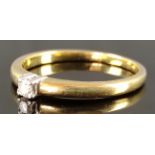 Brillant-Ring, Brillant ca. 0,1ct in Weißgoldfassung, Ring 750/18K Gelbgold, 3,4g, Größe 58,5