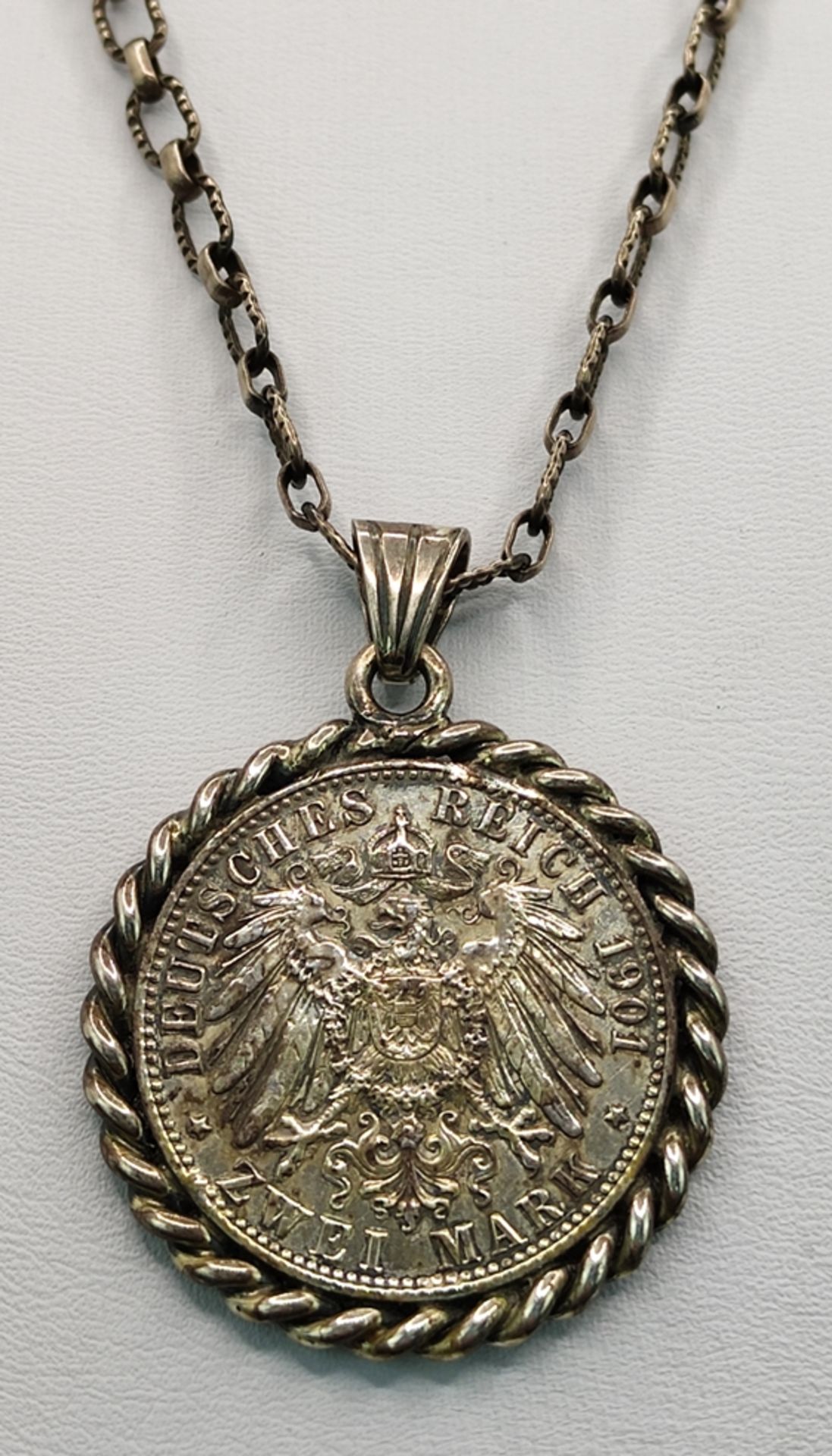 Münzanhänger, Deutsches Reich, Friedrich 1701- Wilhelm II 1901, 2 Mark Münze, eingefasst in Silber 