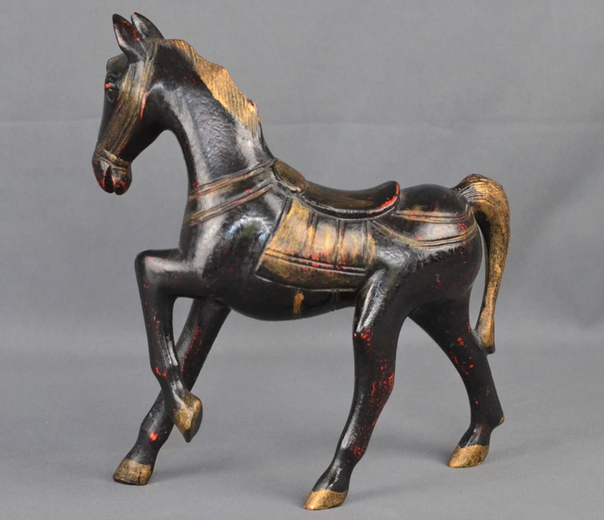 Decorative wooden horse, wood painted black, partially gilded, 20th century, 26x23x6cm - Image 2 of 2