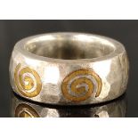 Moderner Ring mit vergoldeten Spiralen-Elementen, "Cargo", Silber 925, 14,9g, Größe 57