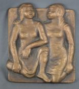 Kluth, Karl (1898 Halle an der Saale - 1972 Hamburg) "Zwei Frauen", Bronzehohlguss Relief, Gießerei