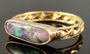 Opal-Ring mit länglichem Boulder-Opal ca. 13x4mm, eingefasst in 585/14K Gelbgold, 2g, Größe 54