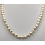 Akoya Perlenkette mit Diamantschließe, Salzwasser-Zuchtperlenkette aus weißen, japanischen Akoya Pe