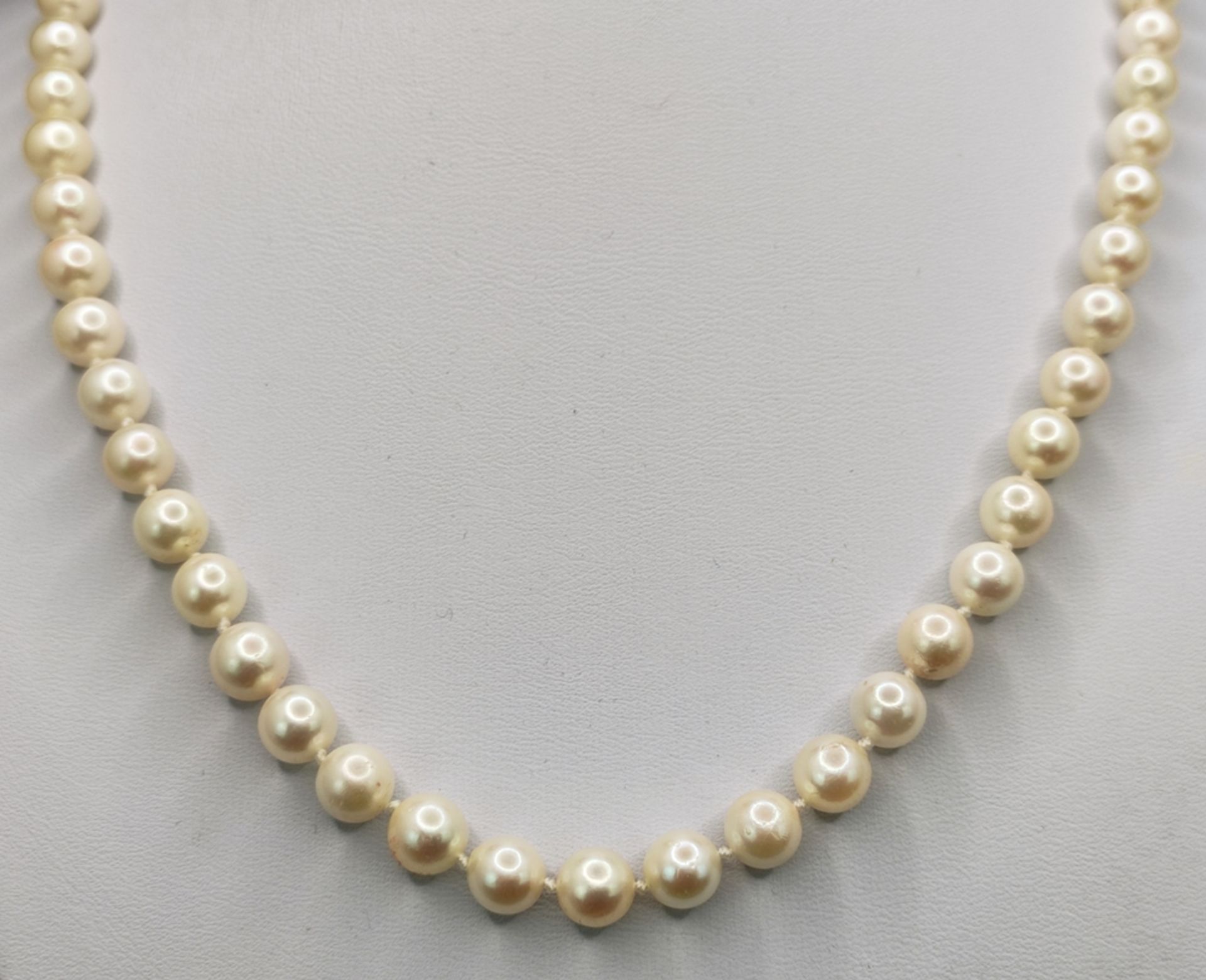 Akoya Perlenkette mit Diamantschließe, Salzwasser-Zuchtperlenkette aus weißen, japanischen Akoya Pe