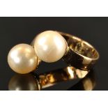 Ring, moderner Entwurf mit zwei Perlen, Größe Perlen ca. 7mm, 585/14K Gelbgold, 4g, Größe 54-55