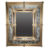 Venezianischer Spiegel, rechteckige Form, gedrehter Glasrahmen, dekoriert mit gravierten Blatt- und