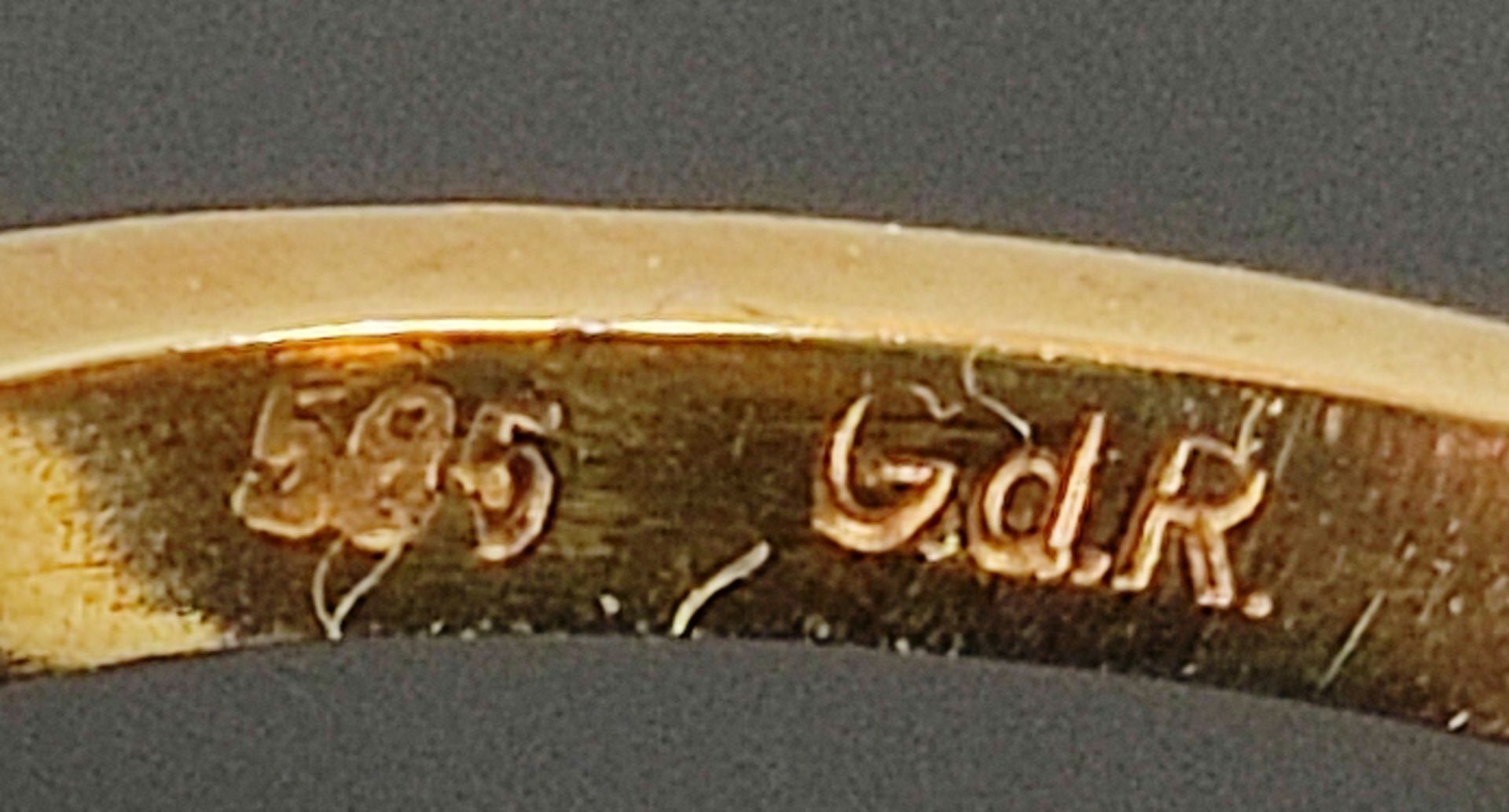 Ring mit drei Perlen und drei kleinen Brillanten, Gelbgold 585/14K, 3,7g, Größe 51,5 - Bild 5 aus 5