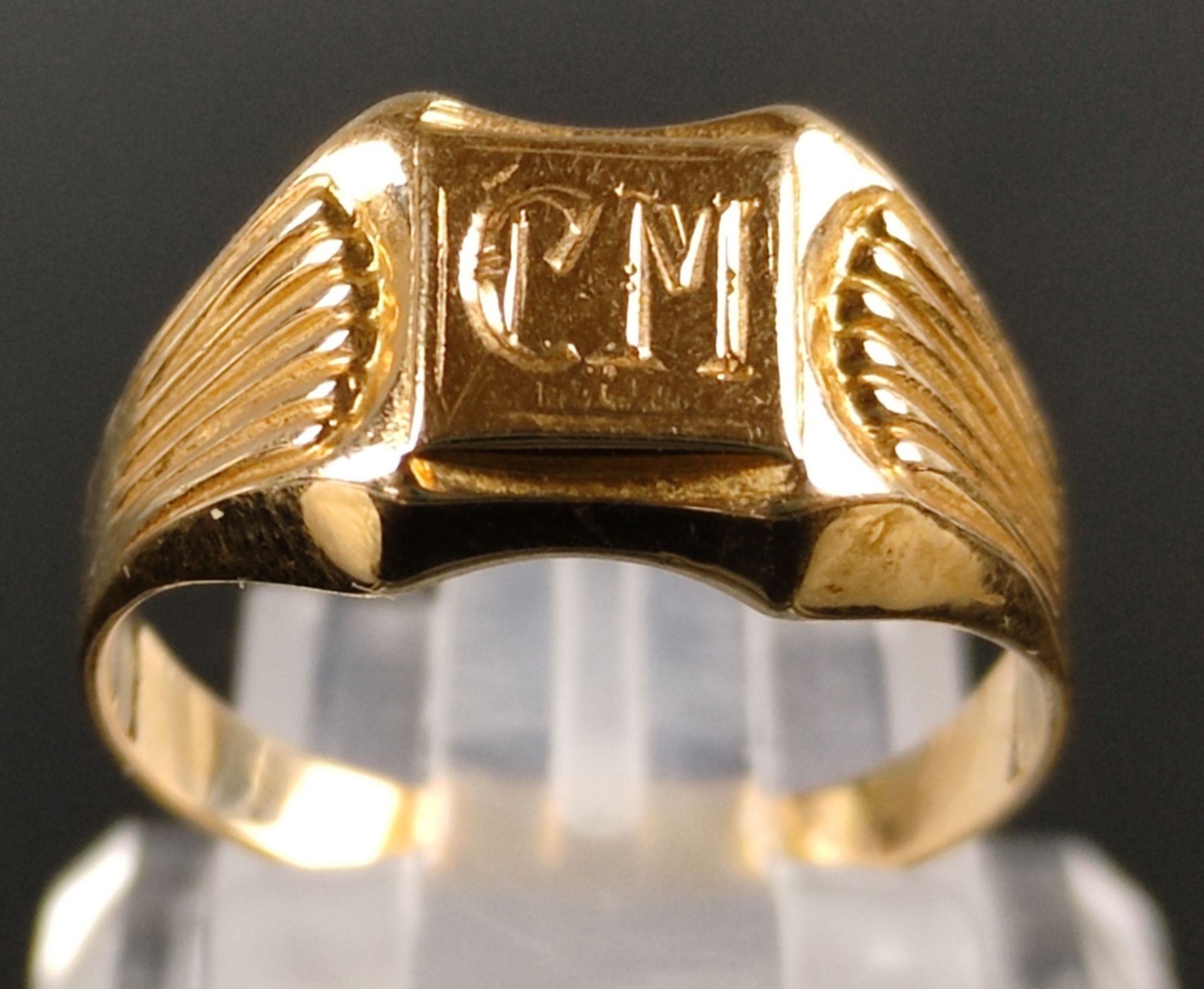 Monogramm-Ring, "CM", 375/9K Gelbgold, 2,6g, Größe 55 - Bild 4 aus 5