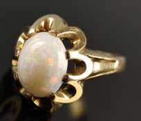 Opalring, weißer Opalcabochon eingefasst mit Bögen, 585/14K Gelbgold, 5,2g, Größe 54,5