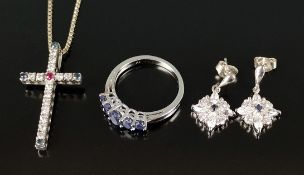 Schmuckset "Saphire", bestehend aus Ring mit 5 oval facettierten, natürlichen blauen Saphiren ca. 2