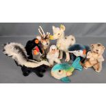 Steiff-Konvolut, 8 verschiedene Tiere, bestehend aus Flossy, Maxi, Lama, Skunk, Clippy, Renny, Pfif