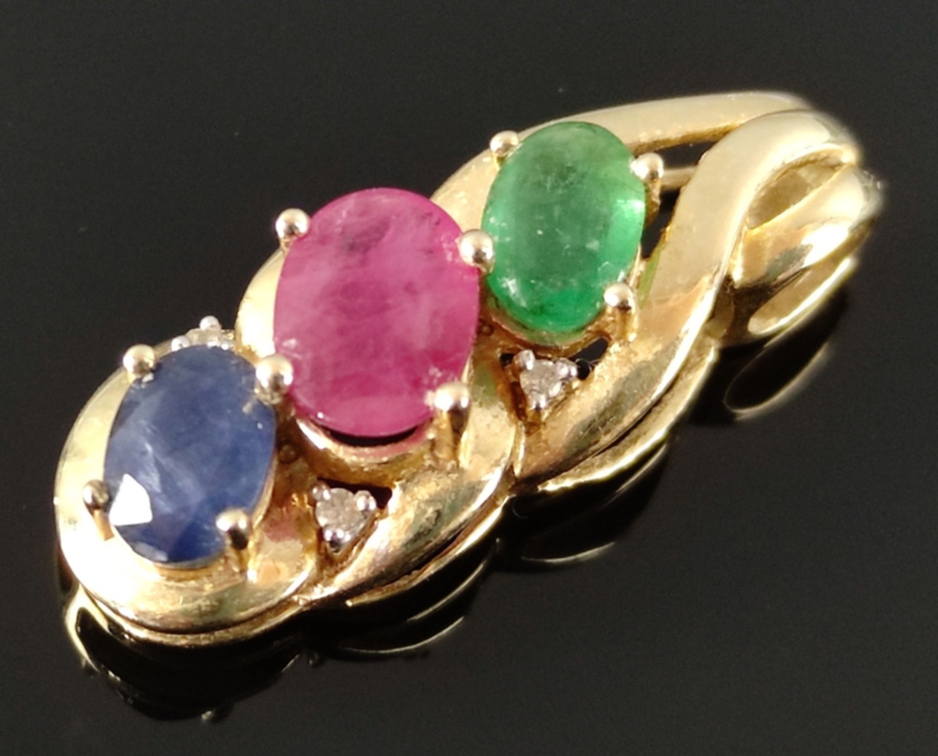 Pendant with emerald, ruby and sapphire, 4 small diamonds, goldsmith design, set in 585/14K yellow 