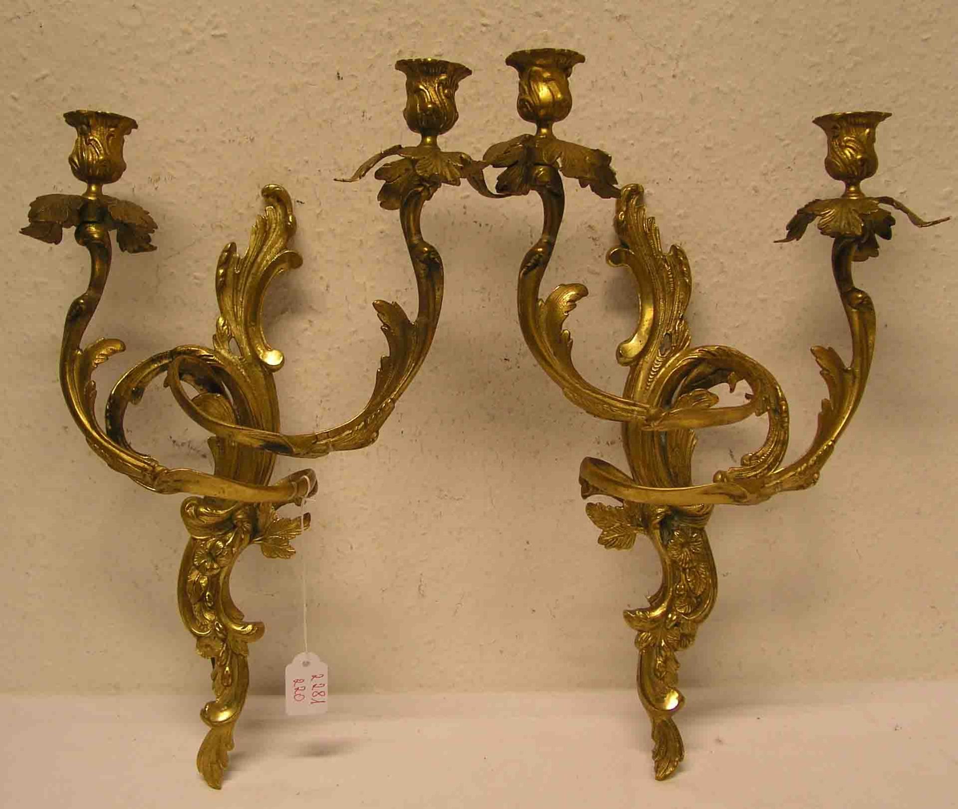 Paar Prunk-Applikationen. Frankreich, 19. Jh., für je zwei Kerzen. Bronze vergoldet.Blätterförmige