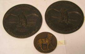 Posten von drei Bronzemedaillen. Dabei: "Erstmalige Verwendung der Sanitätshunde,Weltkrieg 1914",
