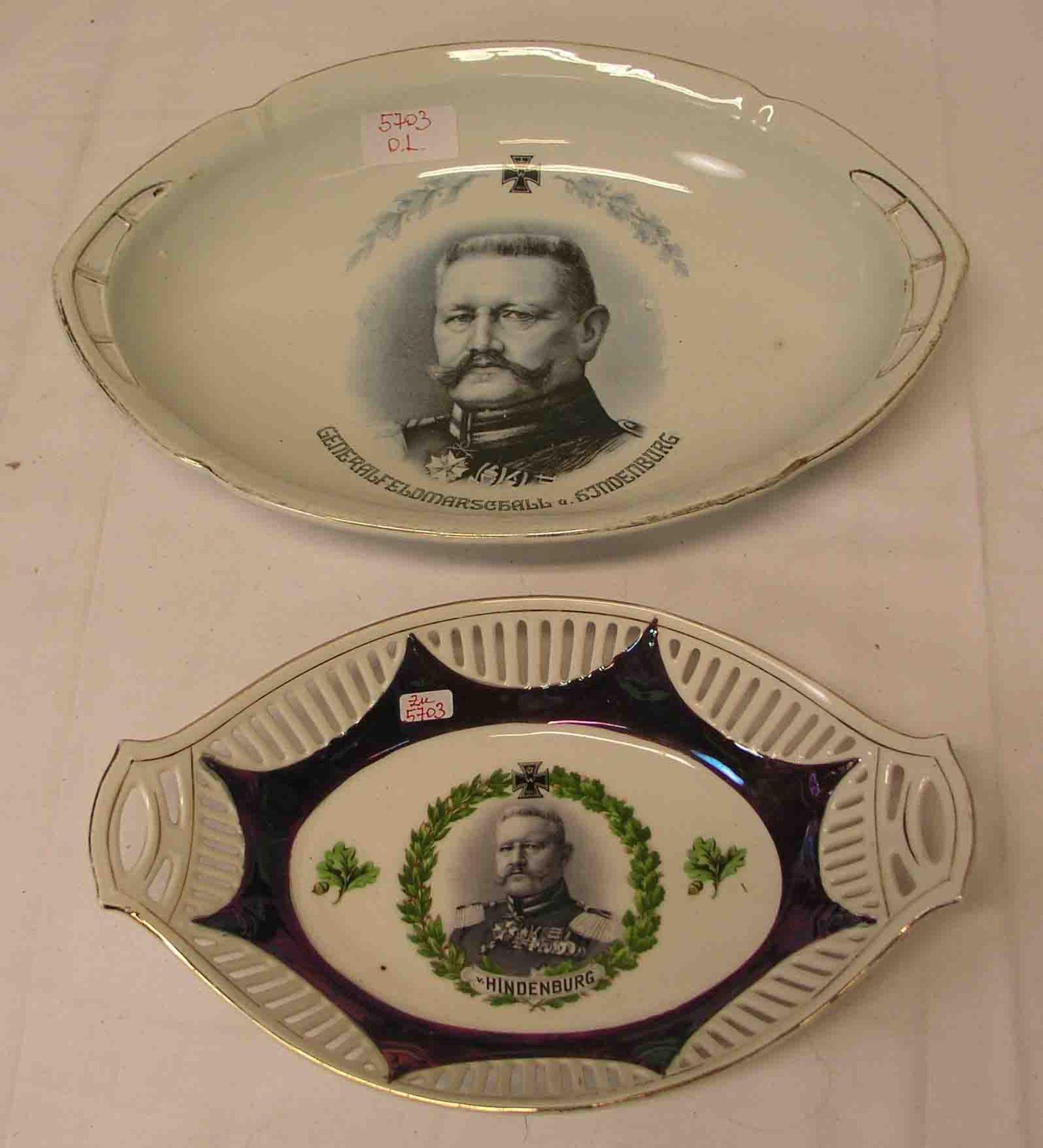 Zwei patriotische Porzellanschalen mit Abbildung von Hindenburg, Durchmesser: 26 und 32cm.