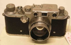 Fotokamera "Leica". No 519675. Funktion nicht geprüft.