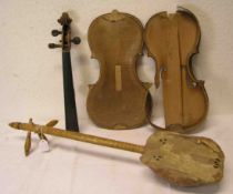 Geige. Beschädigte Teile. Monogramm J.G.F. (Johann Gottlob Ficker). Reparatur Notiz von1865. Dazu: