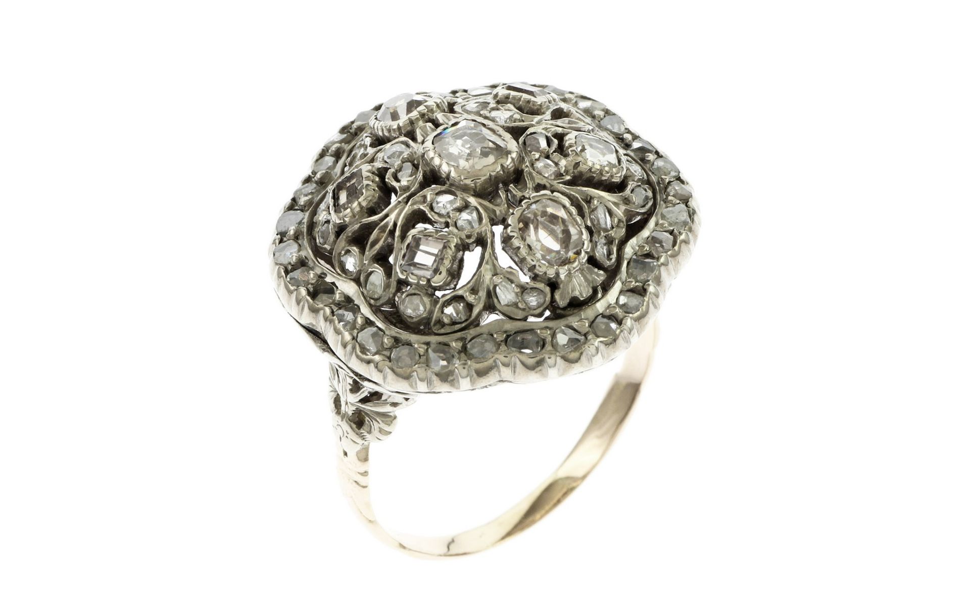 Ring mit Diamanten