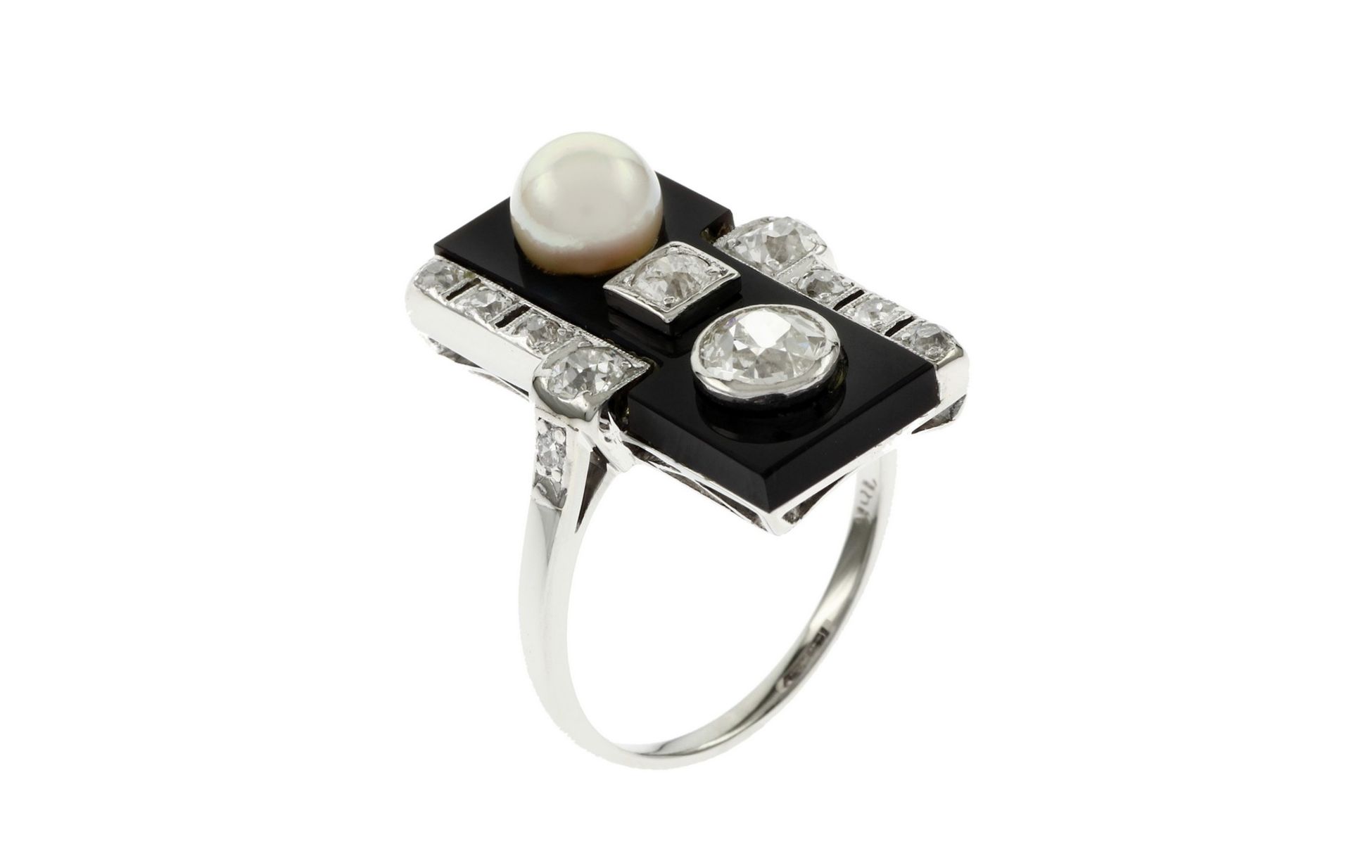 Ring mit Diamanten, Perlen und Onyx