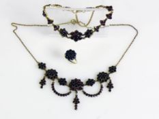 Schmuck-Set bestehend aus: Collier,