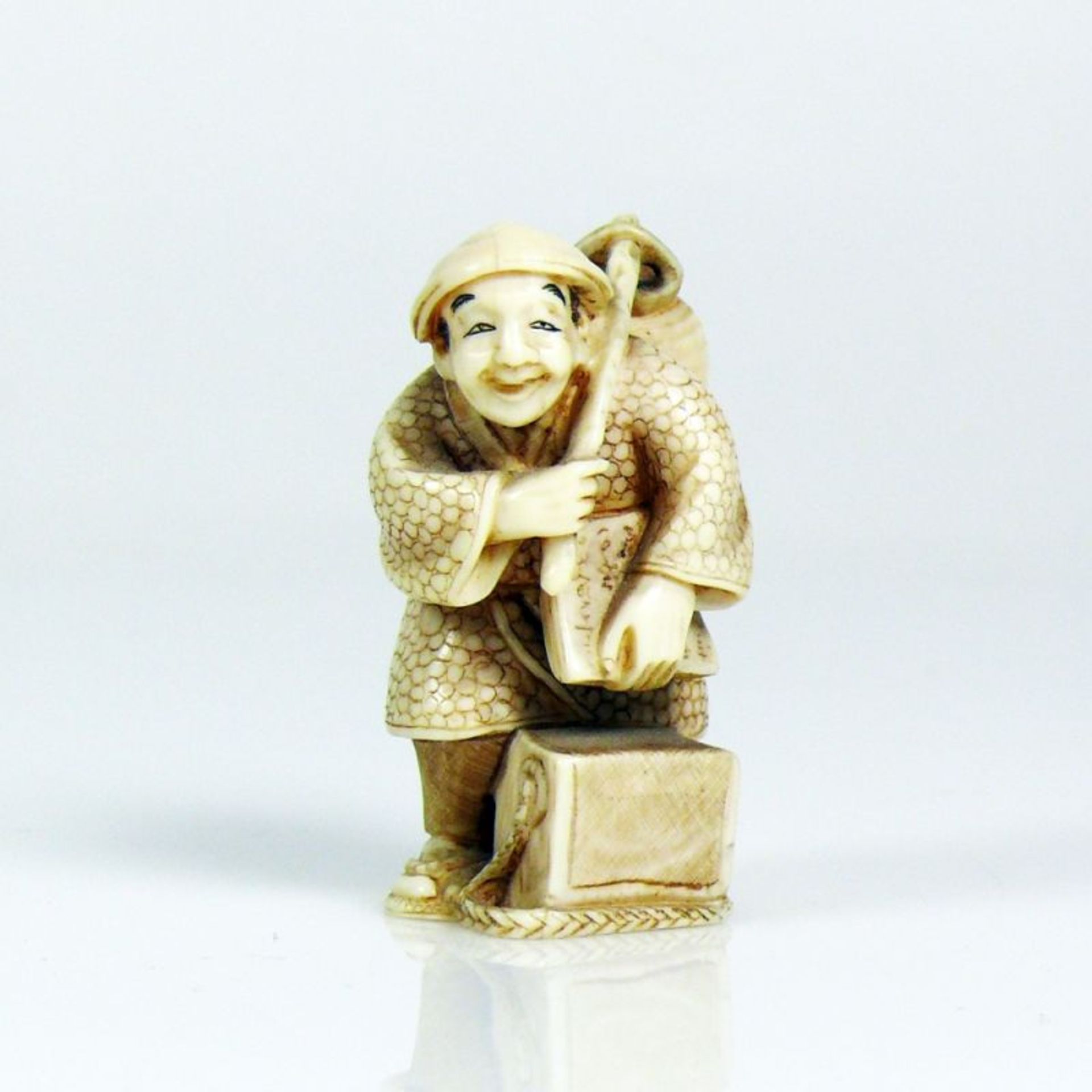 Netsuke (Japan, um 1900) stehender