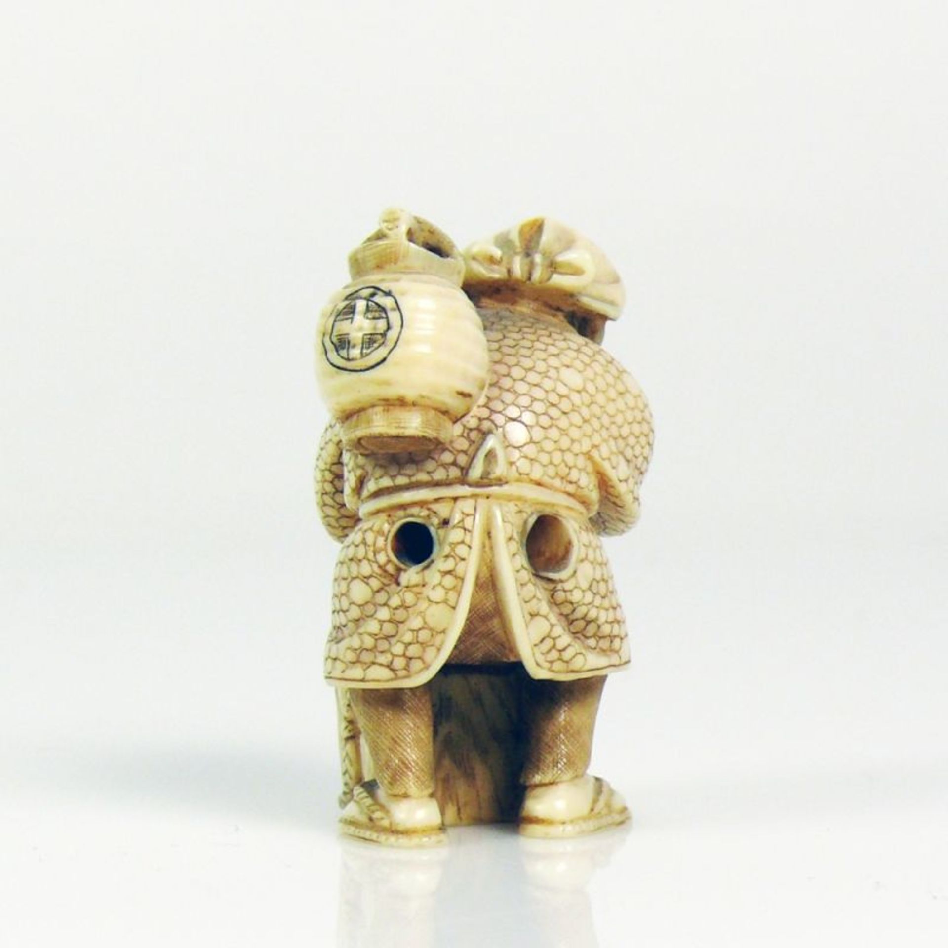 Netsuke (Japan, um 1900) stehender - Image 3 of 5