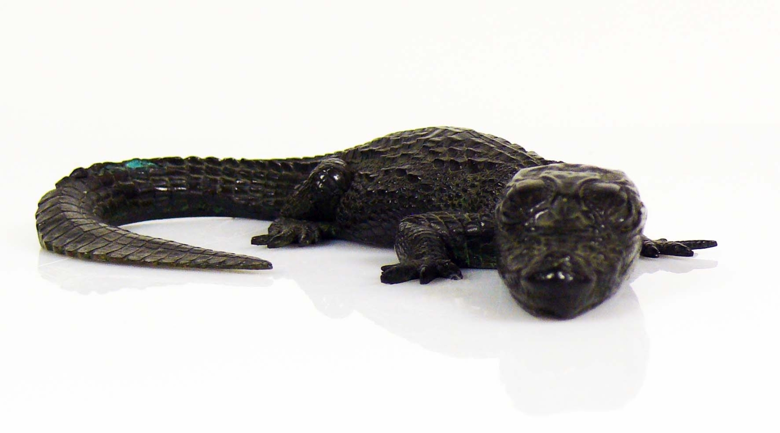 Krokodil Bronze, dunkel patiniert; L: - Image 3 of 4
