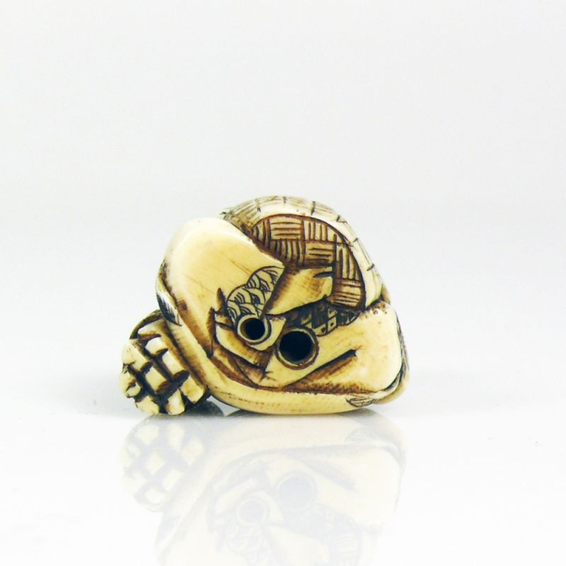 Netsuke (Japan, um 1900) sitzender - Image 4 of 5