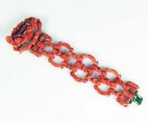 Korallen-Armband im Jugendstil-Dekor;