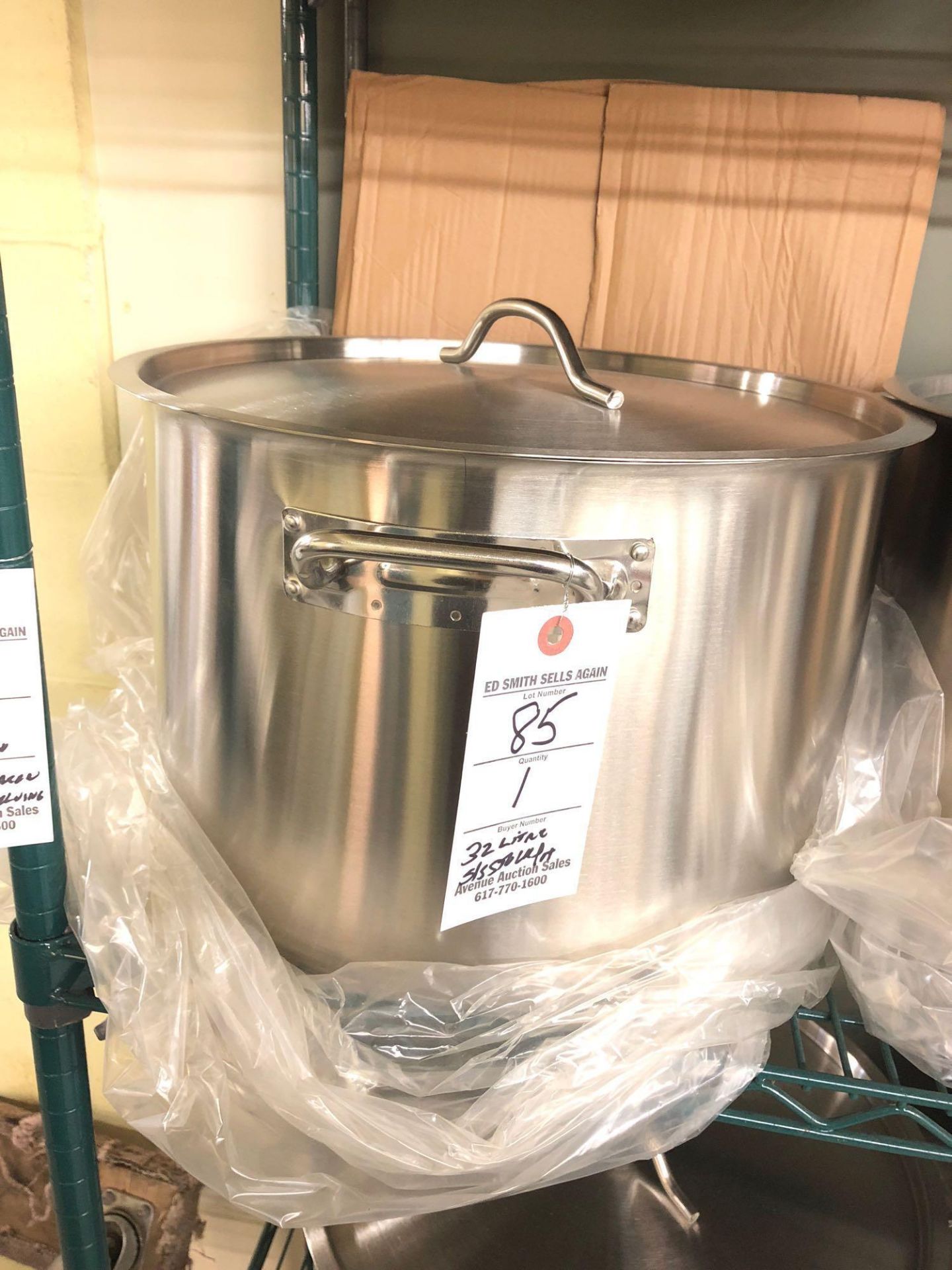 32 L stainless steel stockpot with cover