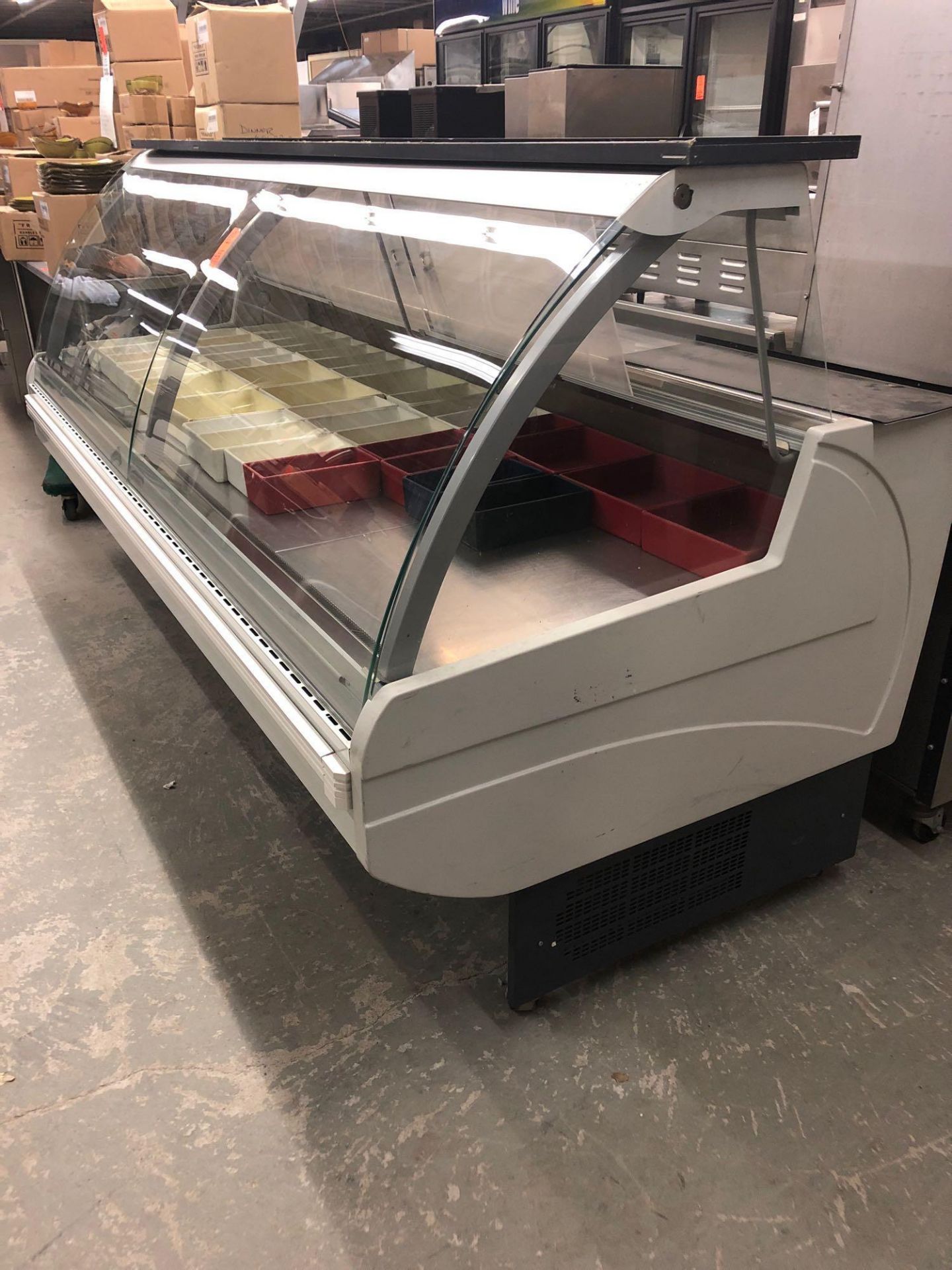 Lowe 8 foot refrigerated deli case - Image 2 of 6