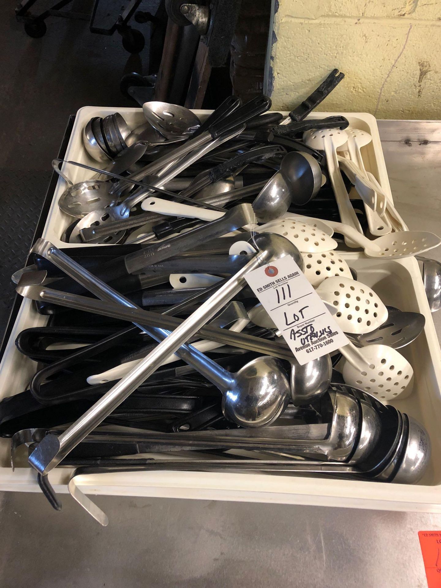 Lot assorted utensils