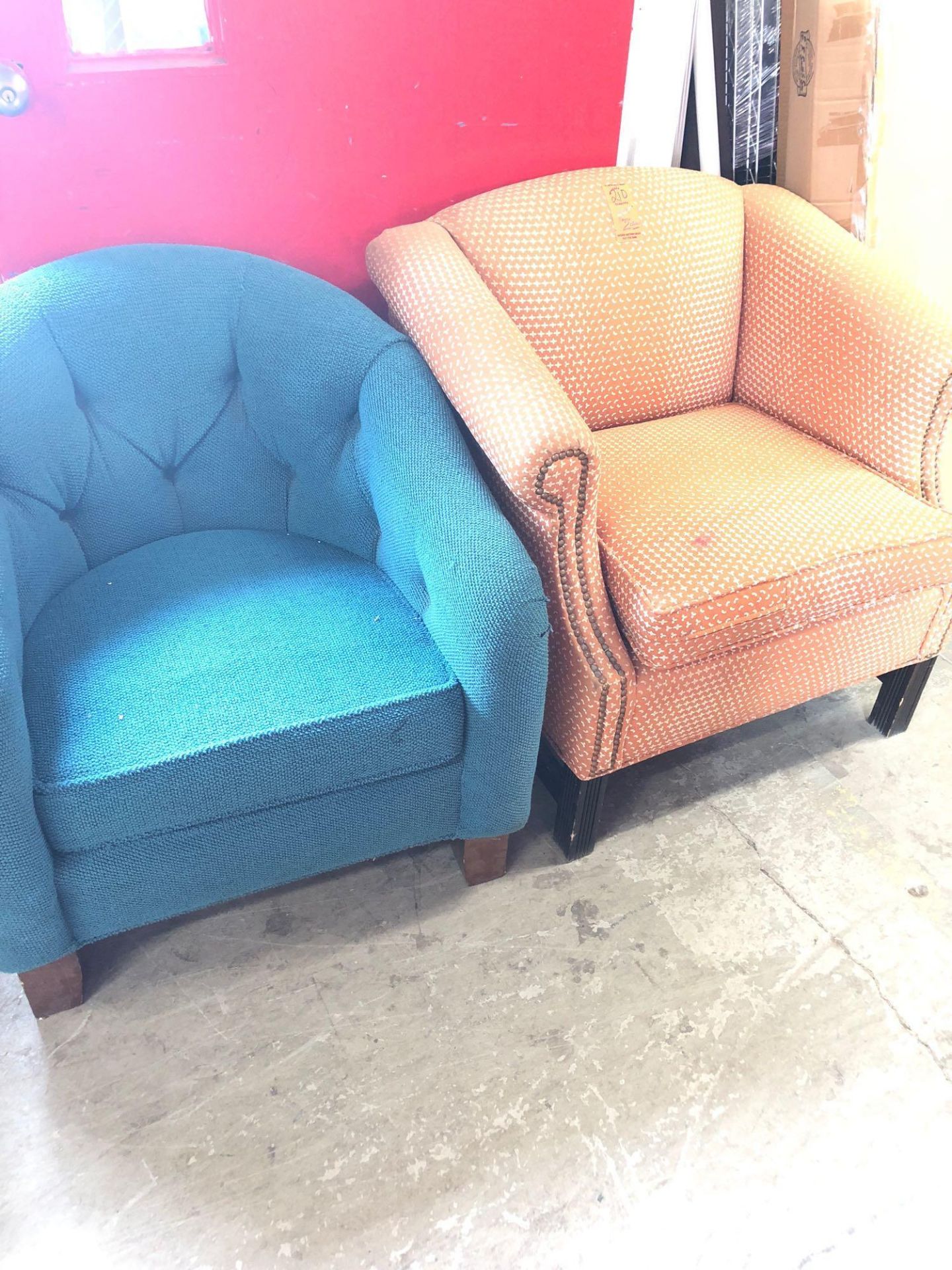 Lot 2 lounge chairs