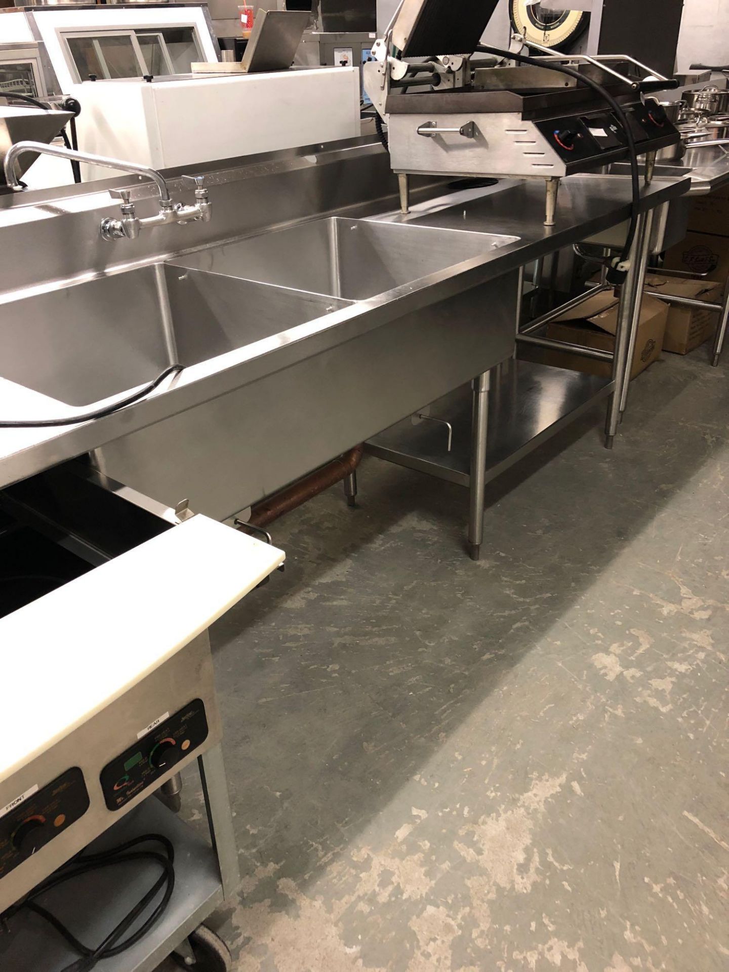 100” x 31” all stainless two compartment sink - Image 3 of 3