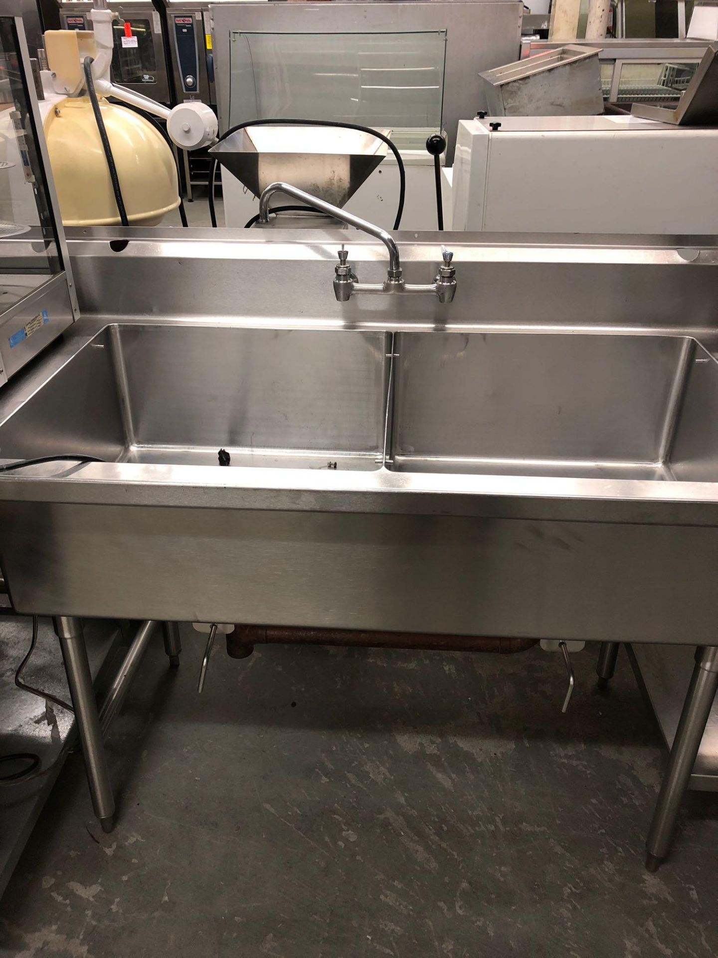 100” x 31” all stainless two compartment sink - Image 2 of 3