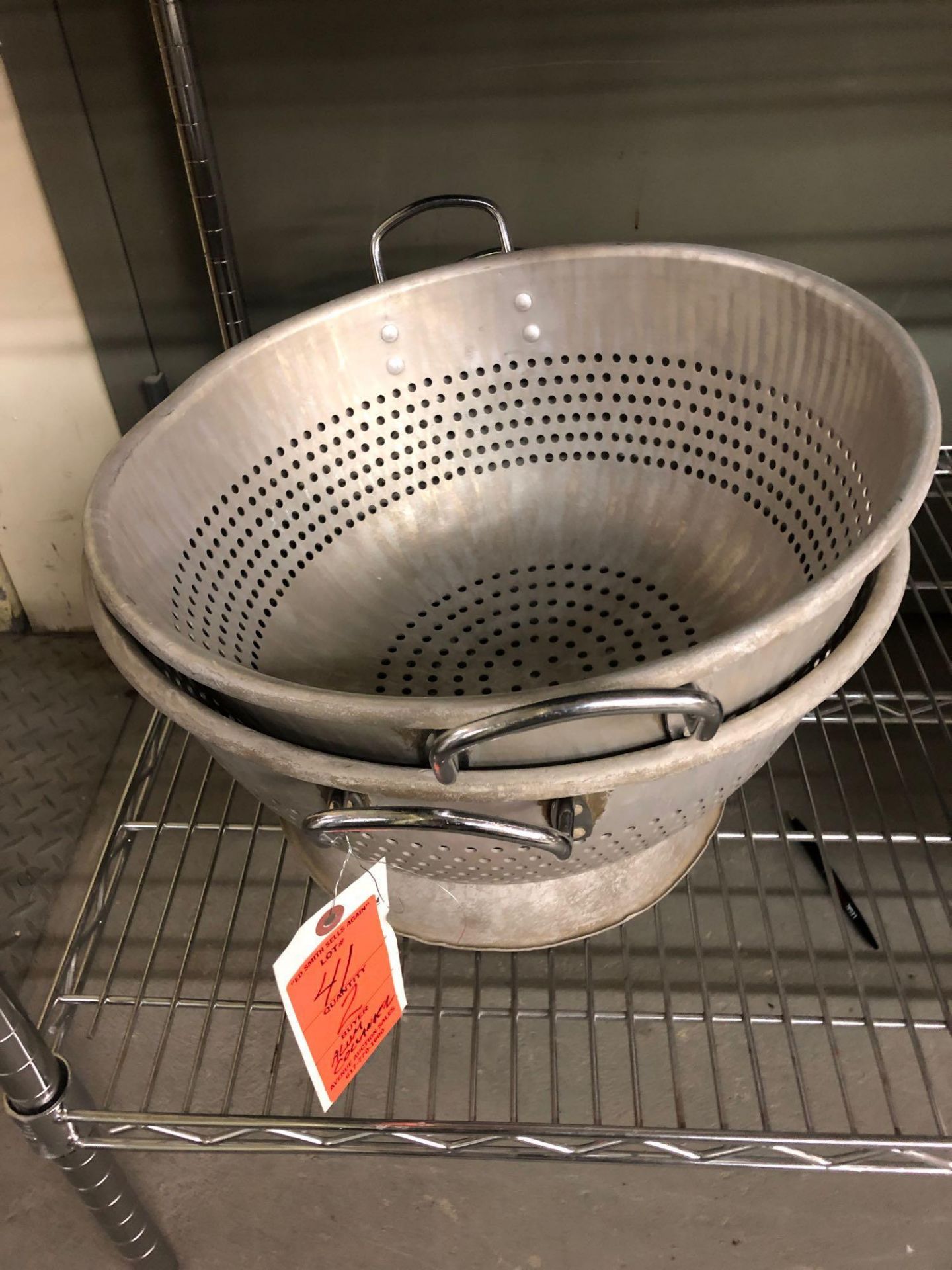 Aluminum colander