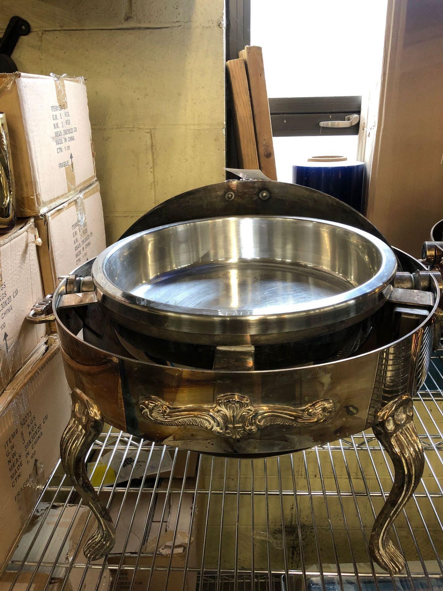 Silver Plate roll top chafing dish - Image 2 of 2