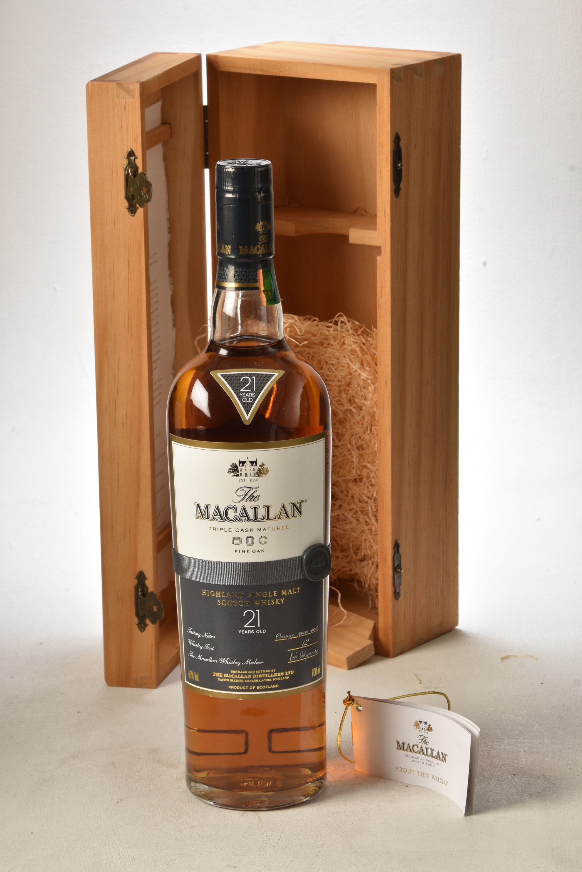 Macallan 21 yr old 700ml 43%vol 1 bt - Image 2 of 4