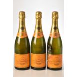 Champagne Veuve Clicquot NV 1970/80's bottling u. 2 x 1.5cm 1 x 2 cm Above 3 bts