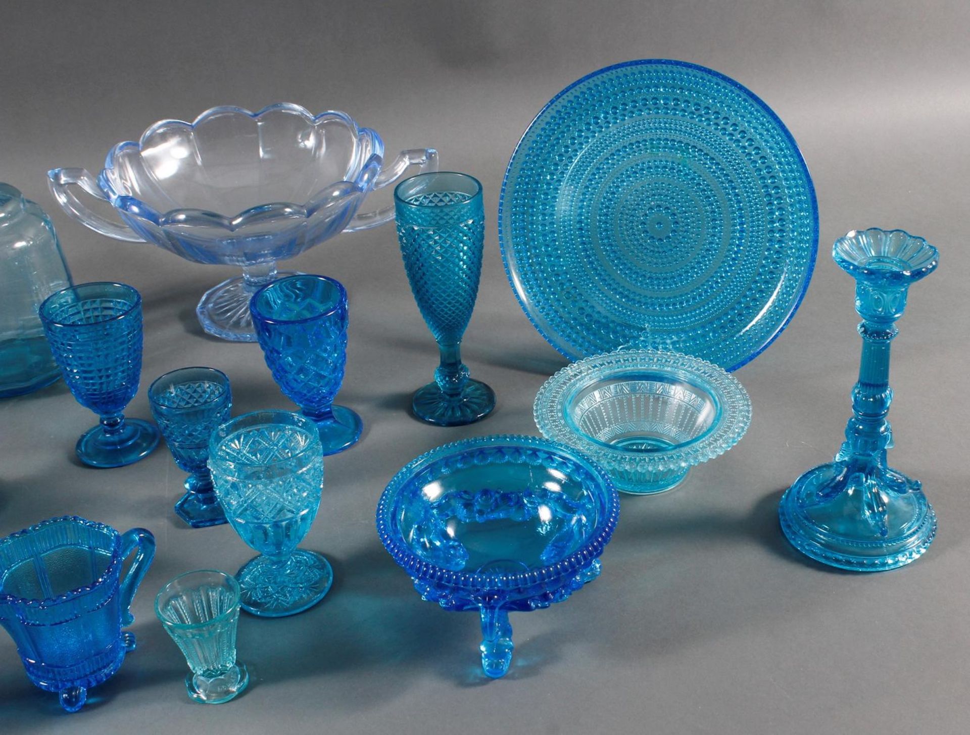 Sammlung blaues Pressglas - Image 4 of 4