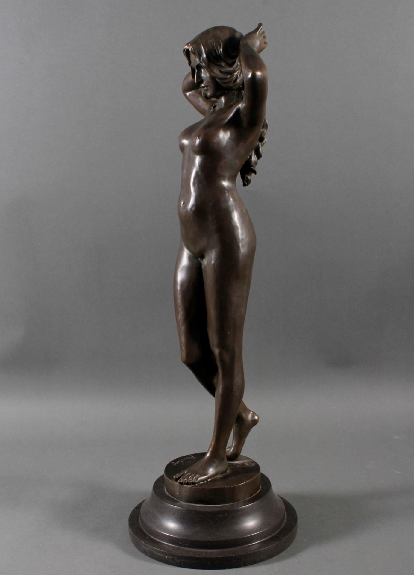 Mädchenakt „Das Erwachen“. Bronze Skulptur im Jugendstil, Frankreich 20. Jahrhundert - Image 6 of 8