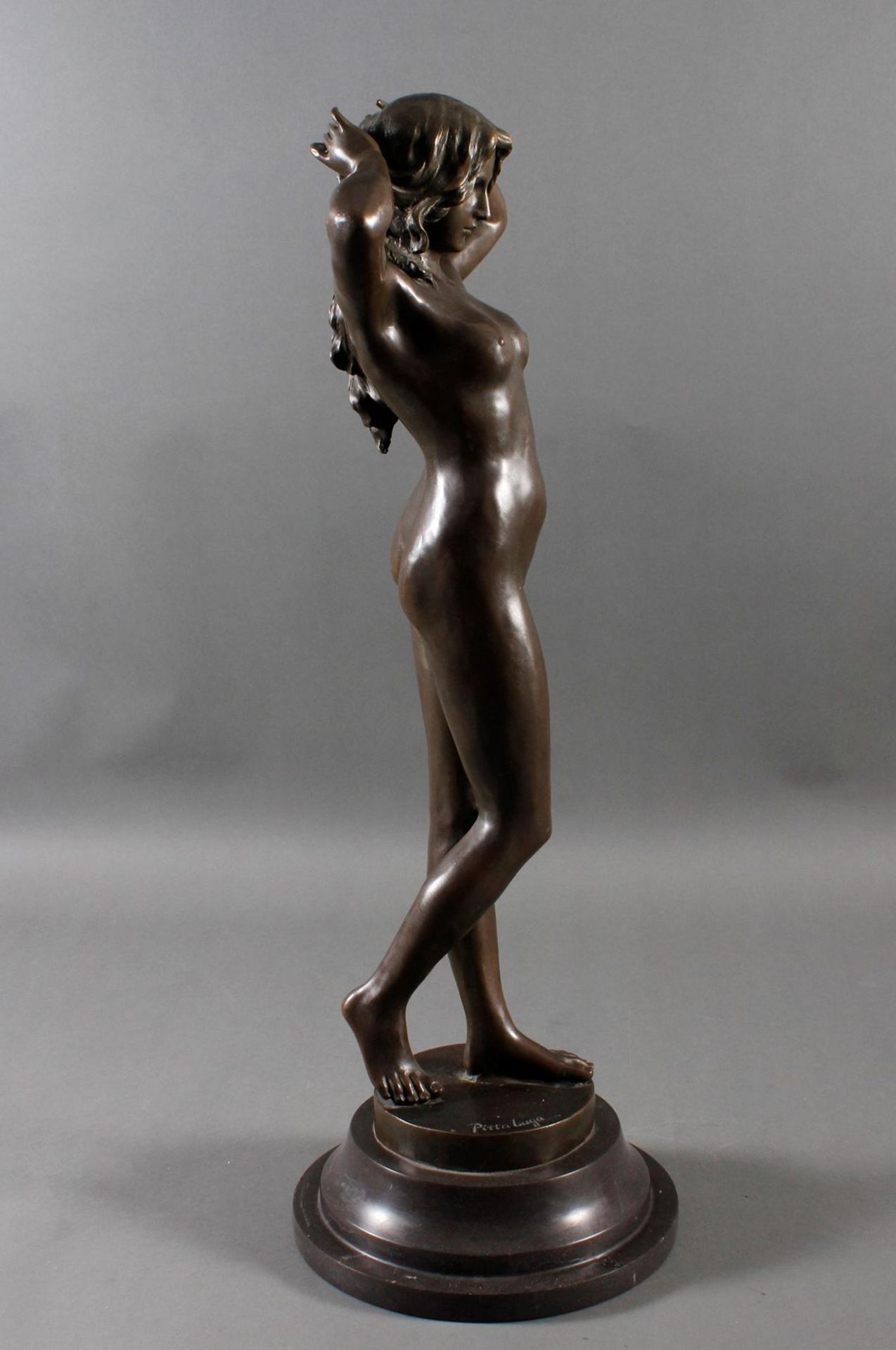 Mädchenakt „Das Erwachen“. Bronze Skulptur im Jugendstil, Frankreich 20. Jahrhundert - Image 7 of 8