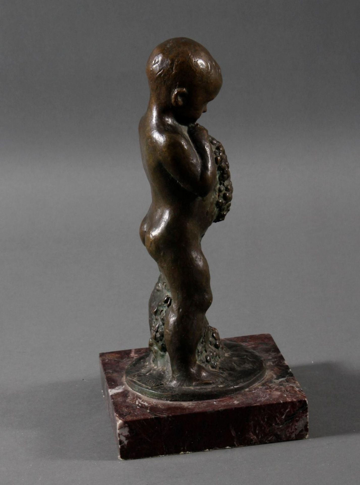 Bronzeskulptur „Putto als Bacchant“ Italien um 1900 - Image 2 of 6