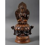 Bronze des sechsarmigen Manjushri auf Doppellotossockel sitzend, Sinotibetisch Ende 19. Jahrhundert