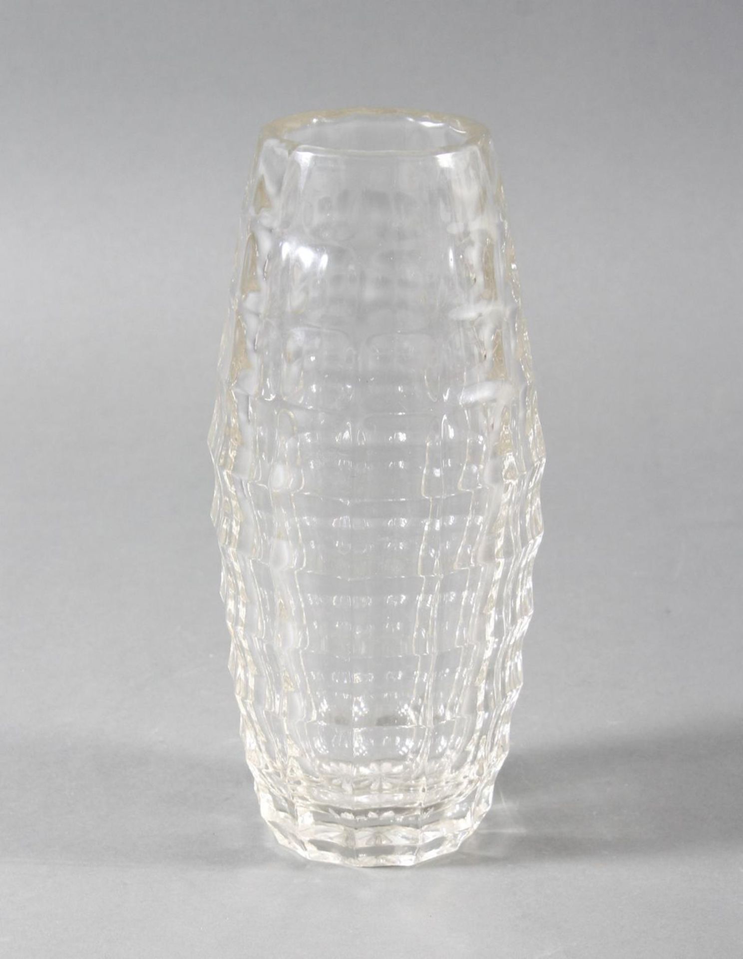 Glas-Ziervase um 1905, Entw. Josef Hoffmann