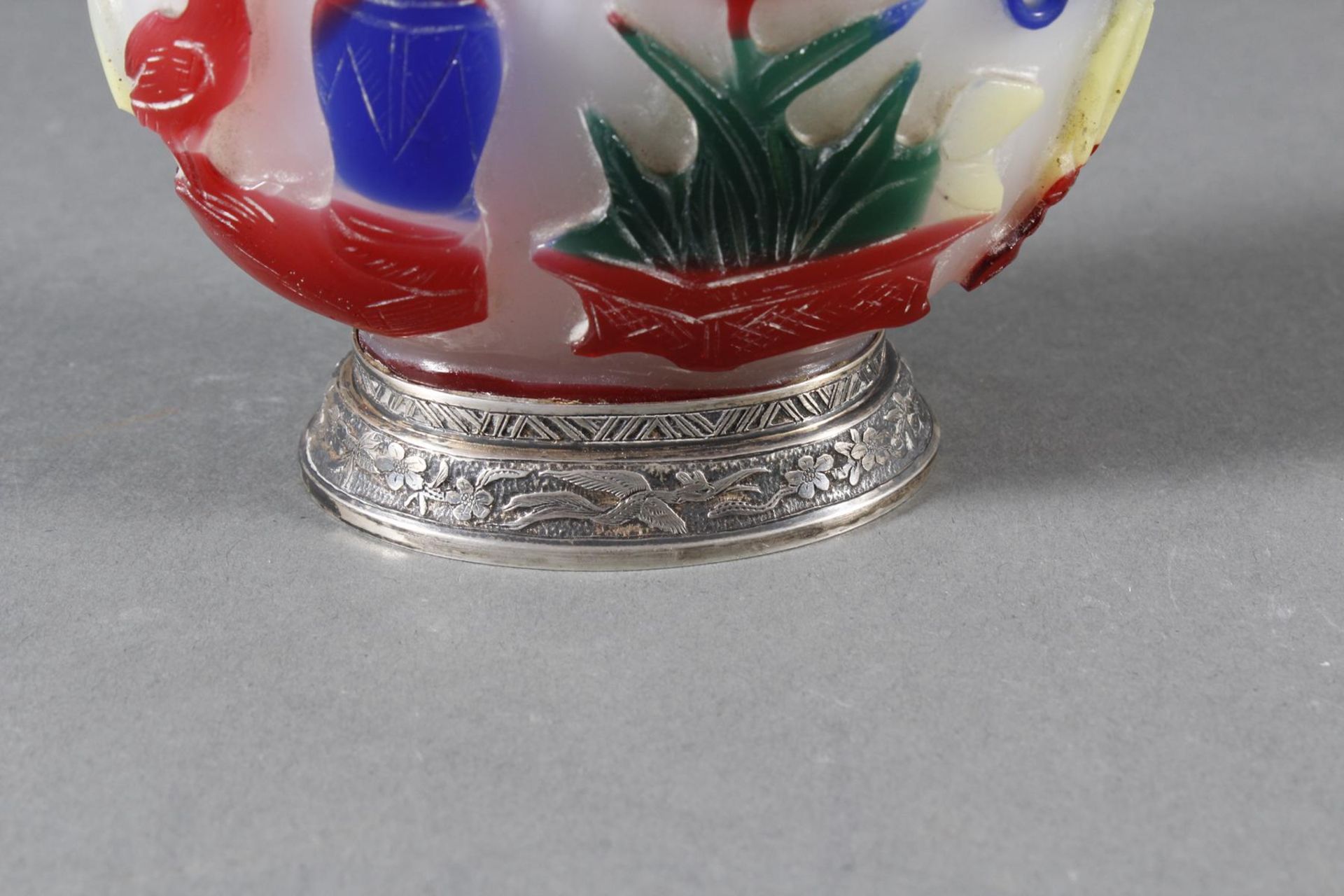 Snuff bottle, Überfangglas mit Silbermontur, China Anfang 20. Jahrhundert - Image 11 of 12